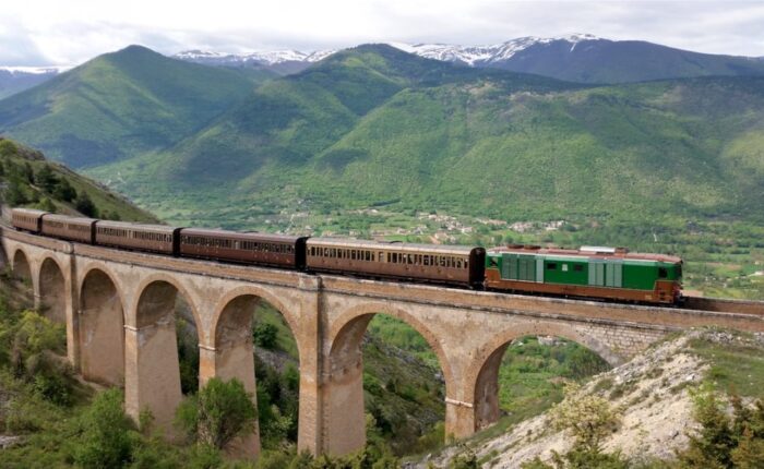 Abruzzo Trans-Siberian: a train between snow and traditions