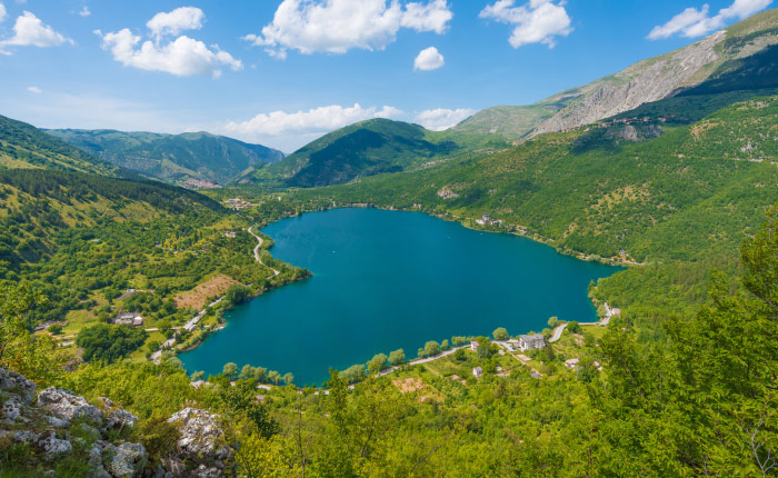 San Valentino: un viaggio d’amore da Sulmona al lago di Scanno