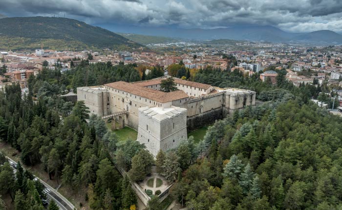 L’Aquila: due castelli simbolo della sua grande storia