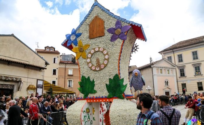 80ª Festa del Narciso 2026 a Rocca di Mezzo: sfilata e Tour Experience