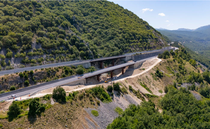 Sei nuovi viadotti antisismici e 4 chilometri riaperti a piena capacità sulla A24